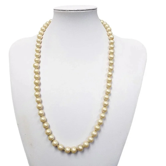 Vintage Single Strand Beaded Pearl Necklace Silver Closer 24 Inch - Picture 1 of 2